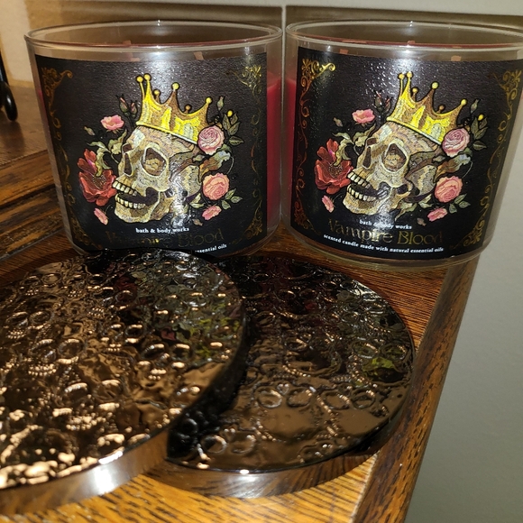 NEW LOT OF 2 Halloween Vampire Blood 3-Wick Candles  Bath & Body Works 2023 - Picture 5 of 8